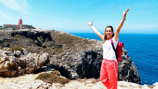 Tamina Kallert besucht Westportugal, hier ist sie am Cabo São Vincente